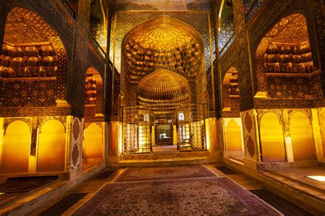   Sheikh Safi al-Din Khānegāh and Mausoleum: Mystical Architecture and Exquisite Tilework!